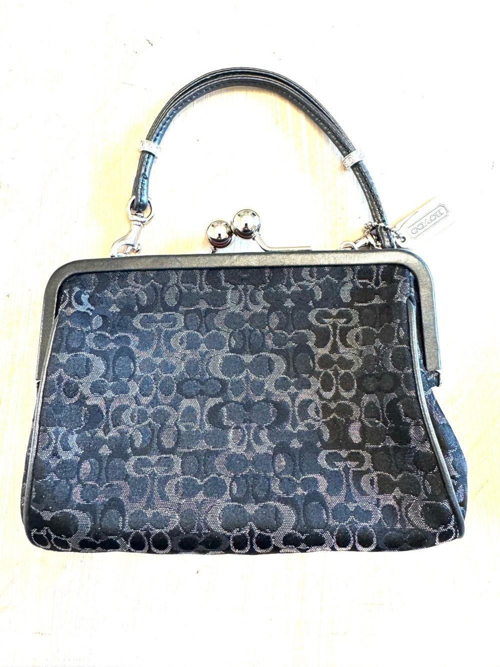 Coach Optic Signature Kisslock Pouch 8948 - Picture 4 of 4